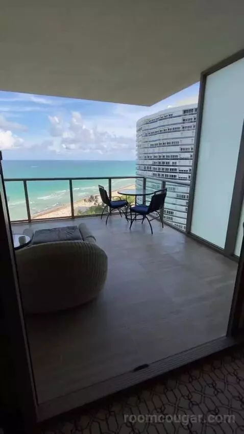 Royal Oceanfront Suite, Suite, 2 King (#1402) view picture #3