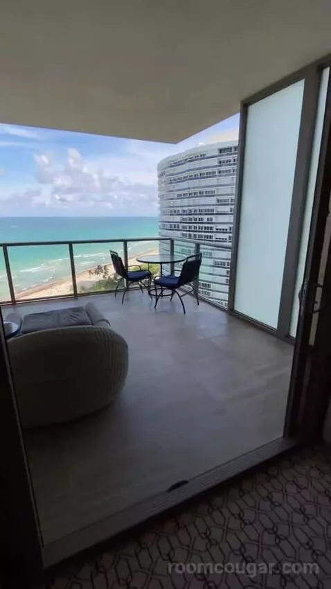 Royal Oceanfront Suite, Suite, 2 King (#1402) view picture #4