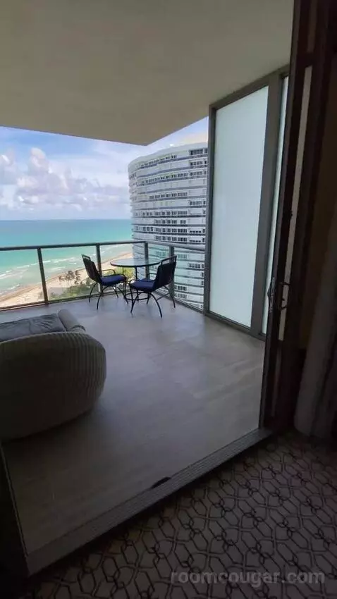 Royal Oceanfront Suite, Suite, 2 King (#1402) view picture #5