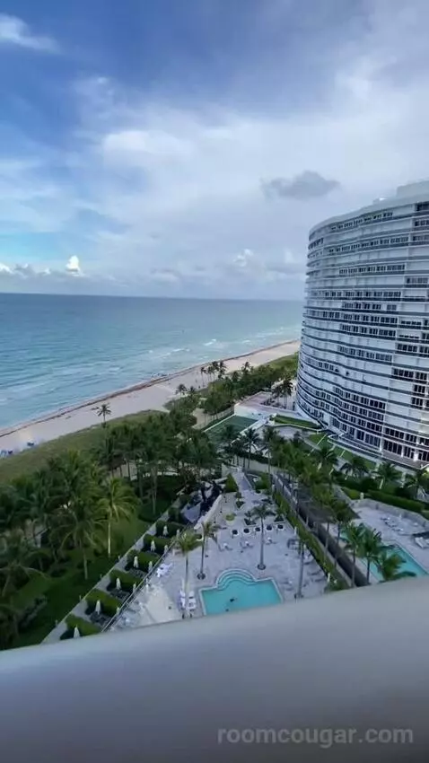 Royal Oceanfront Suite, Suite, 2 King (#1402) view picture #12