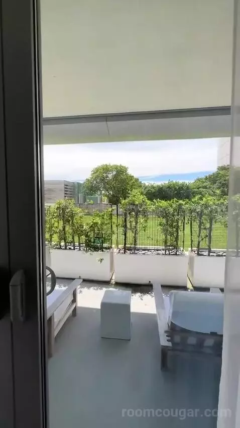 Deluxe King Room with City View (#435) view picture #4