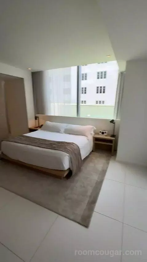 Deluxe King Room with City View (#435) bed picture #1