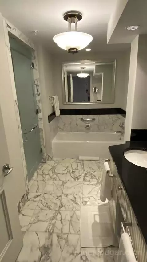 Classic Room with 2 Double Beds bathroom picture #10