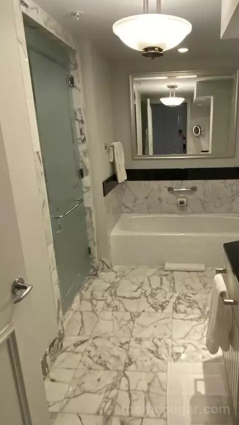Classic Room with 2 Double Beds bathroom picture #11