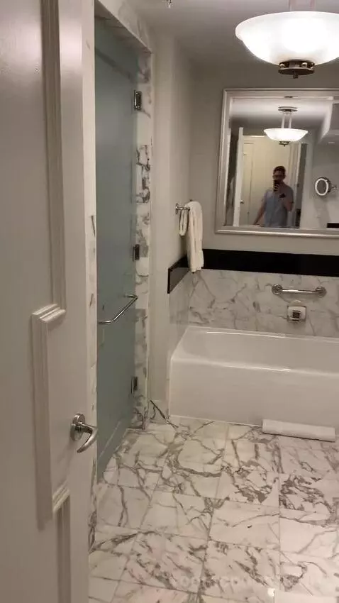 Classic Room with 2 Double Beds bathroom picture #2