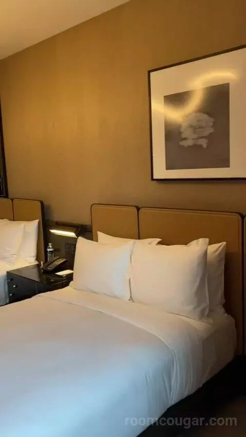 Empire State Double Room with Two Double Beds - High Floor (#3211) bed picture #8