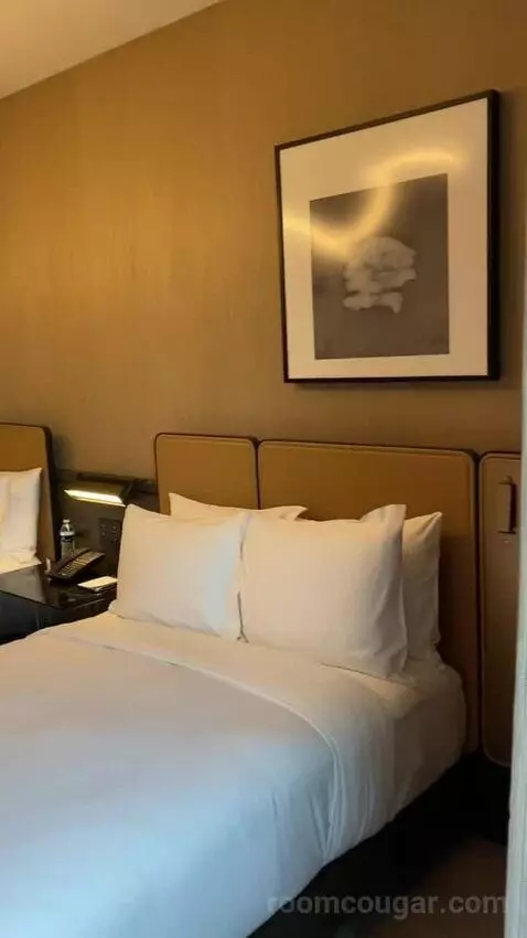 Empire State Double Room with Two Double Beds - High Floor (#3211) bed picture #9