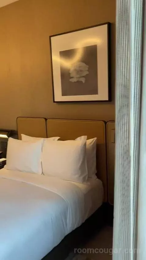 Empire State Double Room with Two Double Beds - High Floor (#3211) bed picture #11