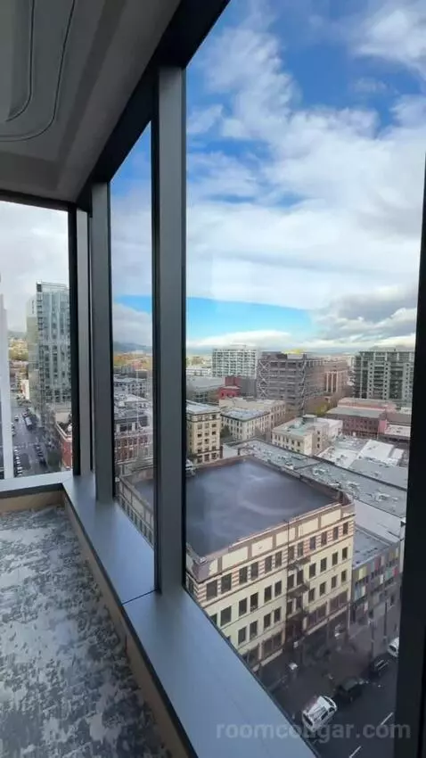 Executive Suite, 1 Bedroom Suite, 1 King California, Corner Room (#1123) view picture #3