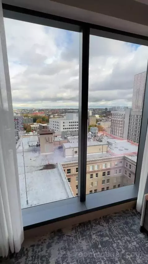 Executive Suite, 1 Bedroom Suite, 1 King California, Corner Room (#1123) view picture #4