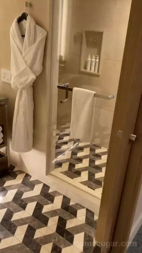 Deluxe Queen Room with Two Queen Beds (#1812) bathroom picture #2