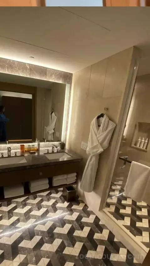 Deluxe Queen Room with Two Queen Beds (#1812) bathroom picture #8