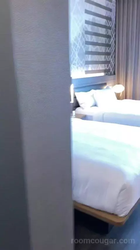 Guest Room with M Club Lounge Access, 2 Queen, City View (#1434) bed picture #1