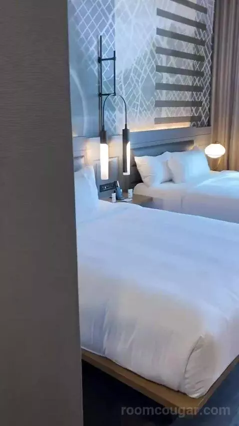 Guest Room with M Club Lounge Access, 2 Queen, City View (#1434) bed picture #4