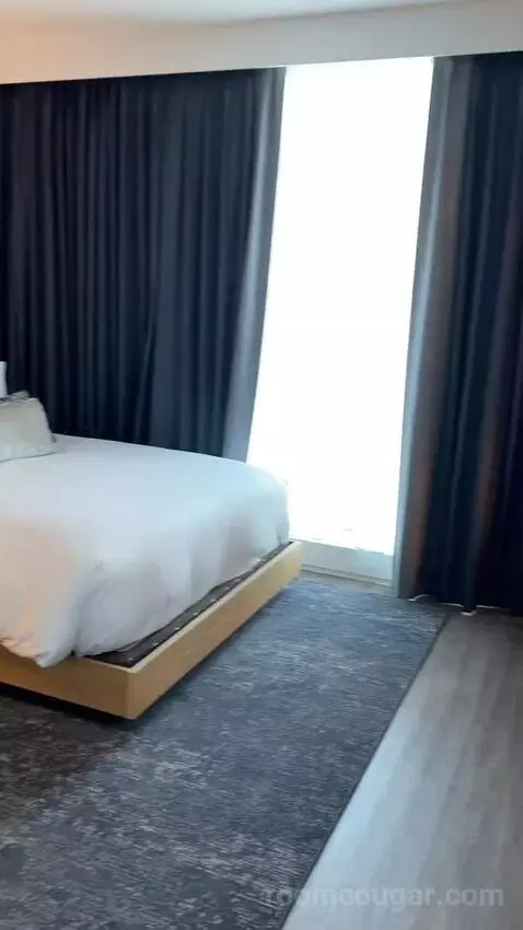Deluxe Room, 2 Queen Beds, Corner (#935) bed picture #4