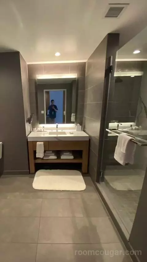Deluxe Room, 2 Queen Beds, Corner (#935) bathroom picture #9