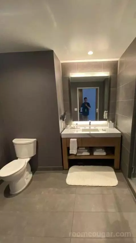 Deluxe Room, 2 Queen Beds, Corner (#935) bathroom picture #11