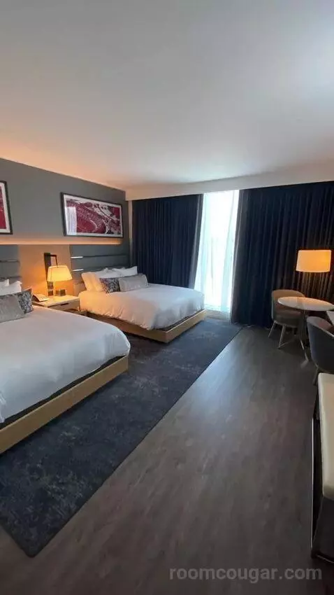 Deluxe Room, 2 Queen Beds, Corner (#935) bed picture #6
