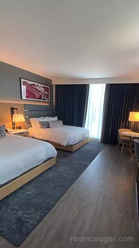Deluxe Room, 2 Queen Beds, Corner (#935) bed picture #8