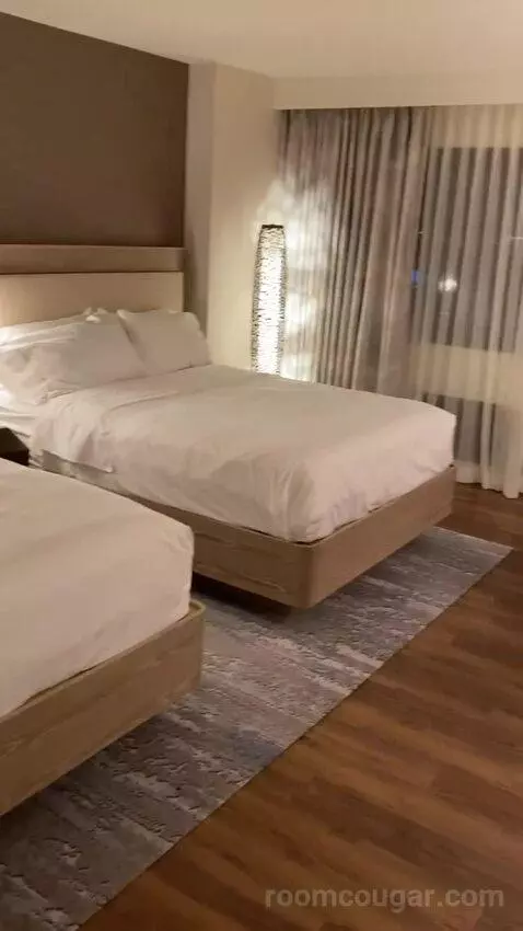 Room with 2 Queen Beds (#1102) bed picture #2