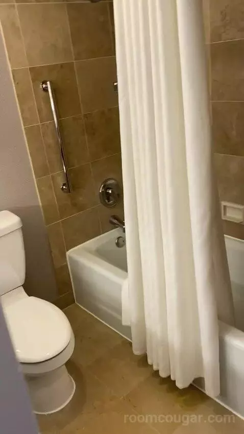 Double Room with 2 Double Beds and Monument View bathroom picture #1