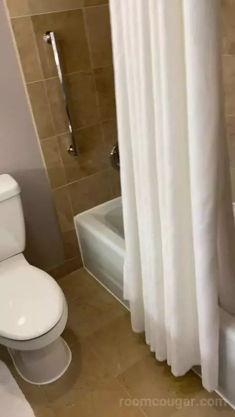 Double Room with 2 Double Beds and Monument View bathroom picture #8