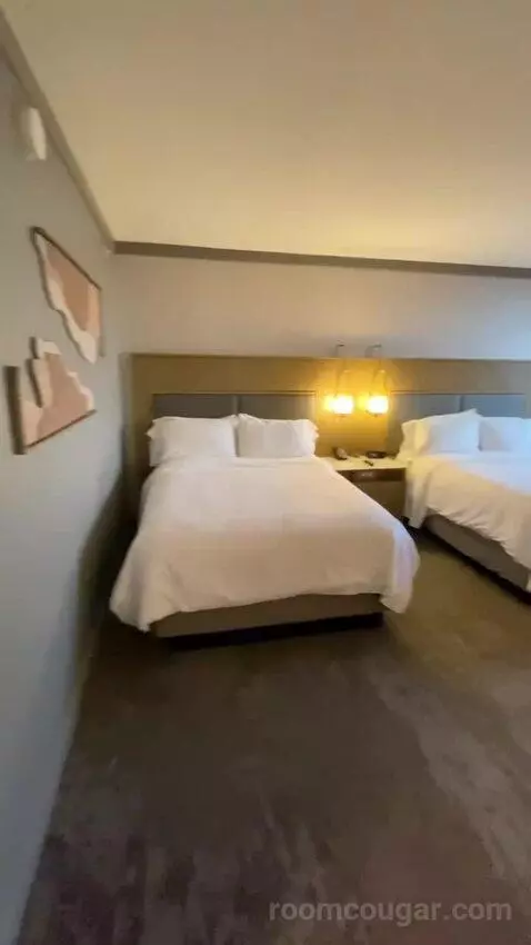2 Queen Beds, Junior Suite (#1128) bed picture #6