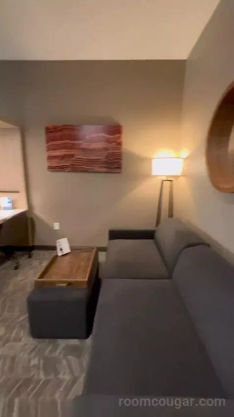 Suite, 2 Queen, Sofa Bed bed picture #1