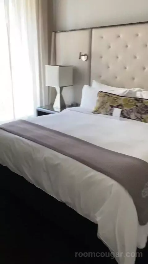 Superior Suite, 1 Bedroom 2 Room Suite, 1 King, Sofa Bed bed picture #3