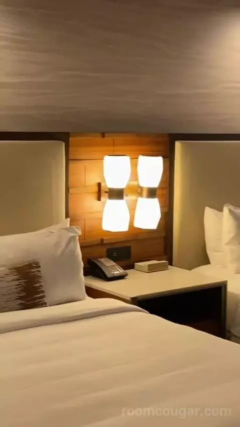 Premium Theme Park View, Deluxe Guest Room, 2 Queen (#1109) bed picture #5