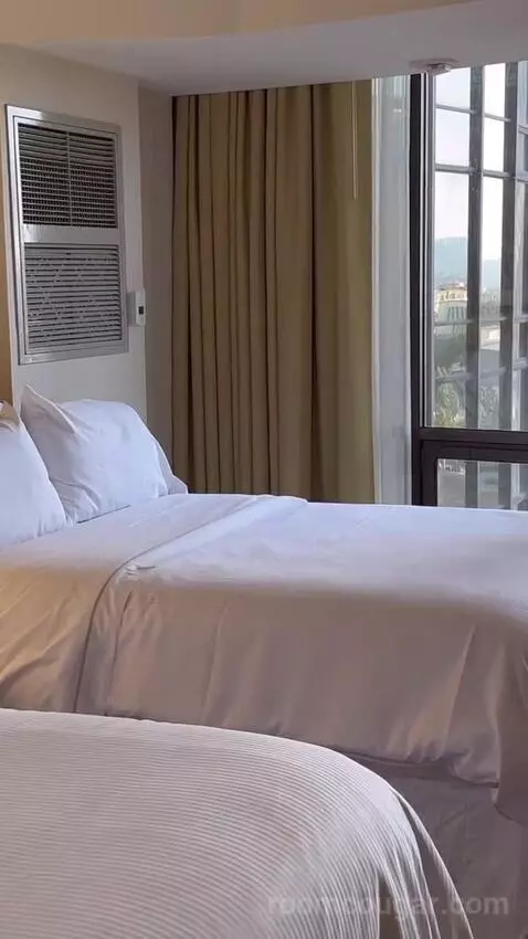 Guest Room, 2 Double, City View bed picture #11