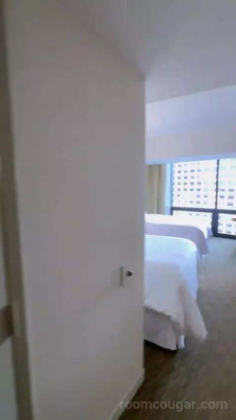 Guest Room, 2 Double, City View bed picture #3