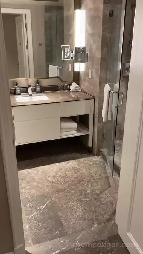 Club Lounge Access, Guest Room, 2 Queen, Top Floor bathroom picture #1
