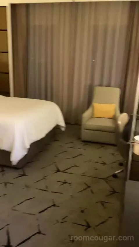Club Lounge Access, Guest Room, 2 Queen, Top Floor bed picture #4