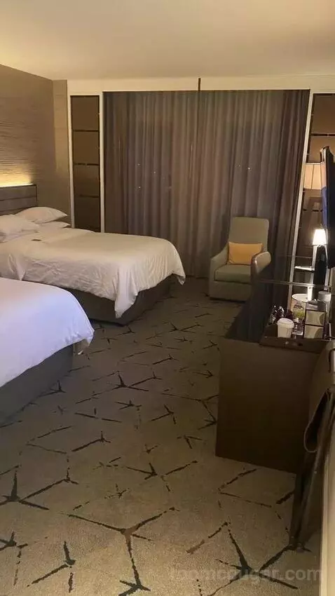 Club Lounge Access, Guest Room, 2 Queen, Top Floor bed picture #7
