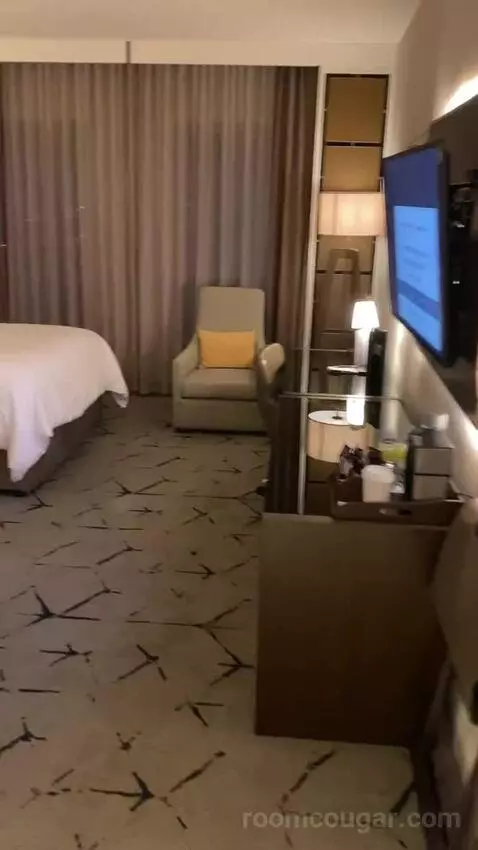 Club Lounge Access, Guest Room, 2 Queen, Top Floor bed picture #1