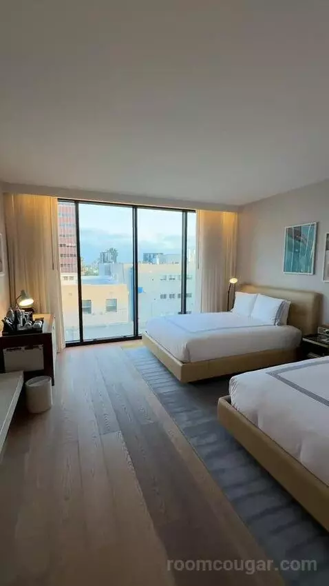 View | 2 Queen Beds (#519) bed picture #1