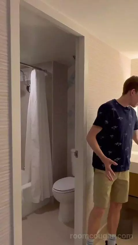 2 Queen Beds, Bay View, Balcony, Guest Room (#2030) bathroom picture #3