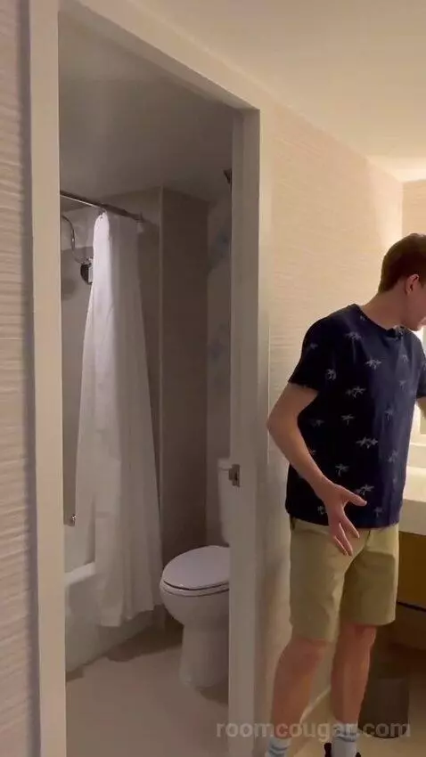 2 Queen Beds, Bay View, Balcony, Guest Room (#2030) bathroom picture #4