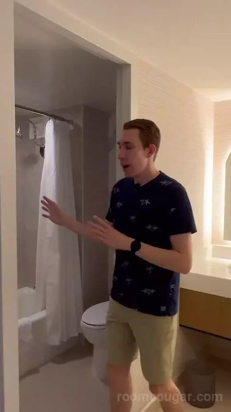 2 Queen Beds, Bay View, Balcony, Guest Room (#2030) bathroom picture #8