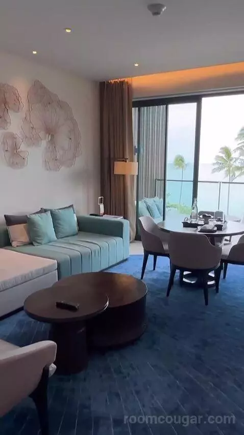 1 Bedroom Executive Ocean View Suite with Club Access (#135) view picture #5
