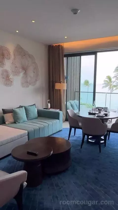 1 Bedroom Executive Ocean View Suite with Club Access (#135) view picture #6