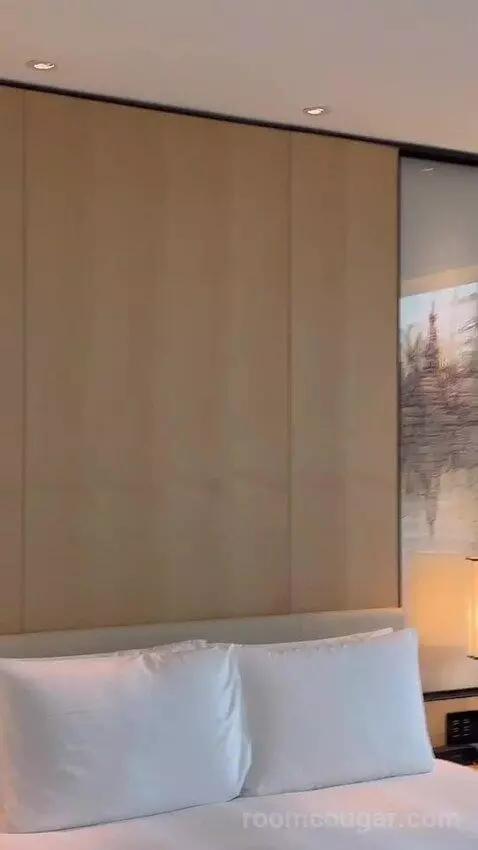King Room bed picture #5