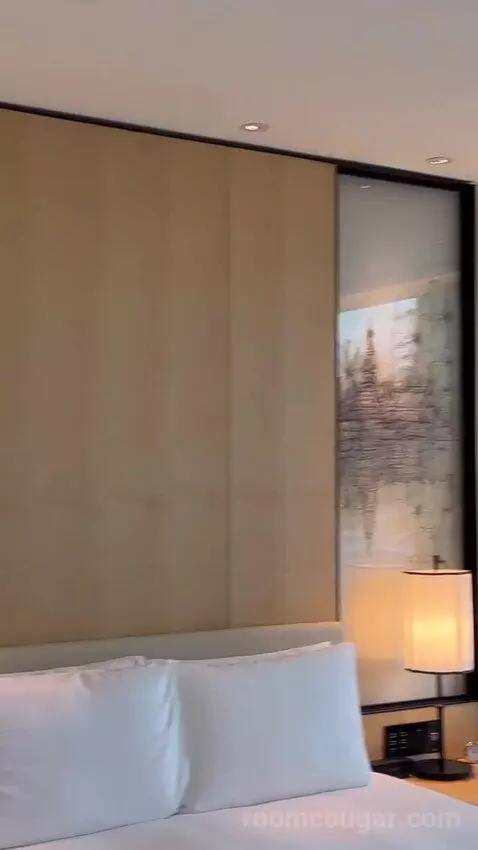 King Room bed picture #6