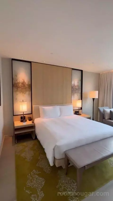 King Room bed picture #2