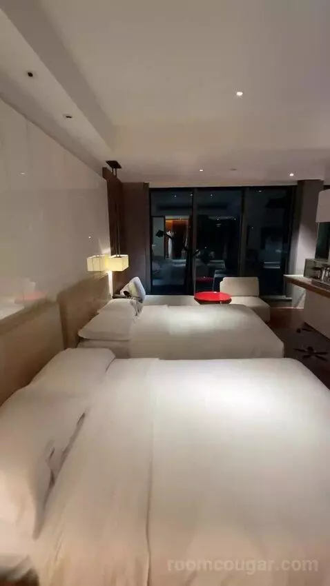 Wonderful Room, Guest Room, 2 Double, City View bed picture #4