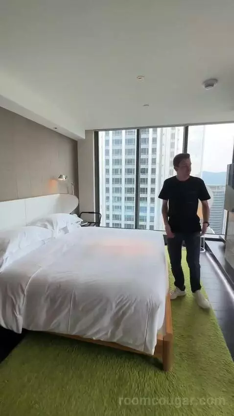 Fantastic Suite, 1 Bedroom Suite, 1 King, Taipei 101 View bed picture #5