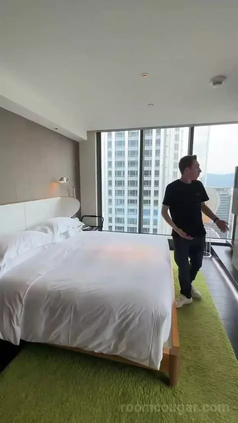 Fantastic Suite, 1 Bedroom Suite, 1 King, Taipei 101 View bed picture #6