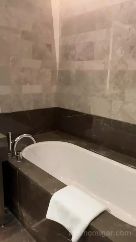 Larger Guest Room, 2 Double bathroom picture #2