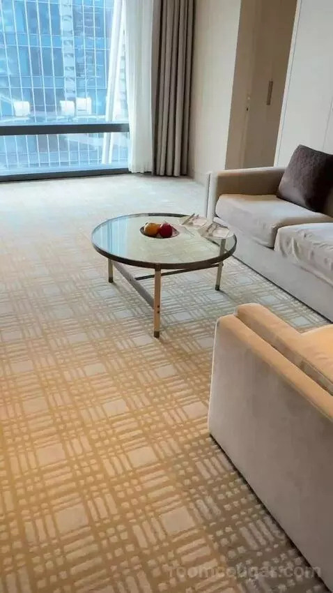 Executive Lounge Access, Suite, 1 King, Corner Room picture #2